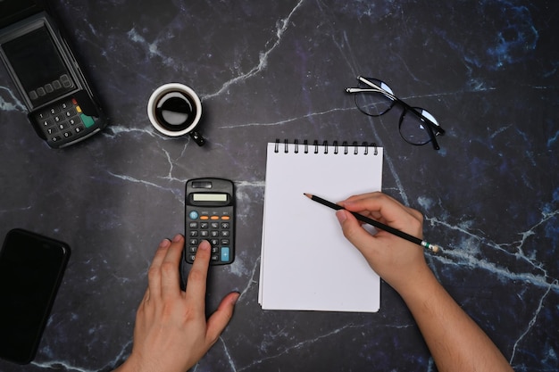 Taxa de Juros do Cheque Especial em 2025: Compare e Evite Dívidas