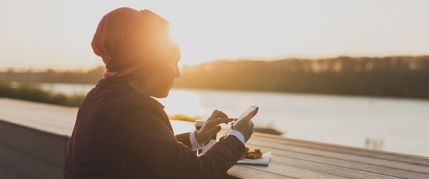 Apps de Meditação: Reduza o Estresse em 15% e Melhore Sua Vida em 2025