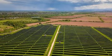Energia Solar no Brasil: Incentivos e Crescimento do Mercado Renovável - Cover Image