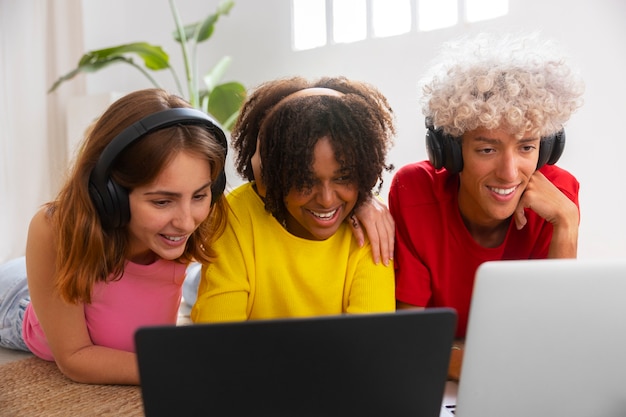 Aprendizado Online no Brasil: Cursos e Plataformas Flexíveis para 2025